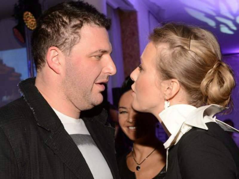 Ксения Собчак - Алена Миро - Максим Виторган - Нино Нинидзе - Кирилл Плетнев - Instagram-войны экс-супругов: Виторган выложил голое фото молодой любовницы, а Собчак - свою грудь - dayonline.ru - Россия