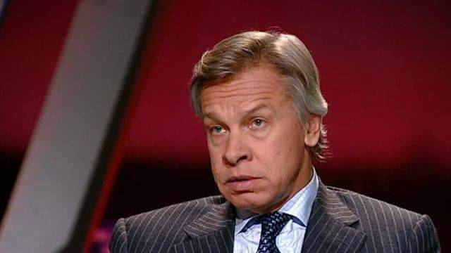 Алексей Пушков - Джулиан Ассанж - Оливер Стоун - Пушков счел "фейком" Глобальную конференцию по свободе СМИ в Лондоне. РЕН ТВ - ren.tv - Россия - Украина - Лондон - Канада