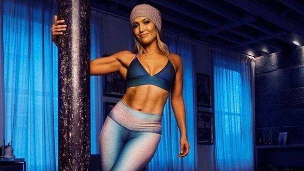 Дженнифер Лопес - Jennifer Lopez - Дженнифер Лопес научилась исполнять стриптиз на пилоне | РИА «7 новостей» - 7info.ru