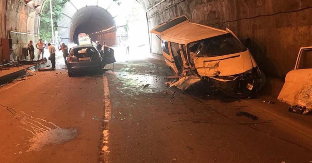В посольстве в Абхазии рассказали подробности ДТП с россиянами - m24.ru - Москва - Московская обл. - респ. Коми - Апсны - Тверская обл.