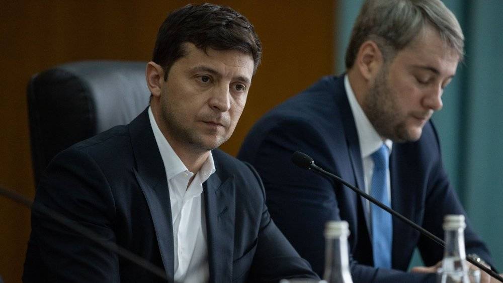 Владимир Зеленский - Петр Порошенко - Александр Власов - Зеленский потребовал от уличенного во лжи главы ГФС увольнения - riafan.ru - Украина - Одесса - Волынская обл. - Черновицкая обл. - Львовская обл. - Закарпатская обл. - Зеленский