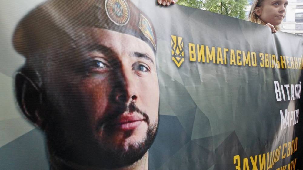 Владимир Зеленский - Арсен Аваков - Андрей Миронов - Виталий Маркив - Андреа Роккелли - Зеленский поручил вернуть из Италии осужденного бойца ВСУ - riafan.ru - Россия - Украина - Киев - Италия - Донецк - Славянск - Луганск