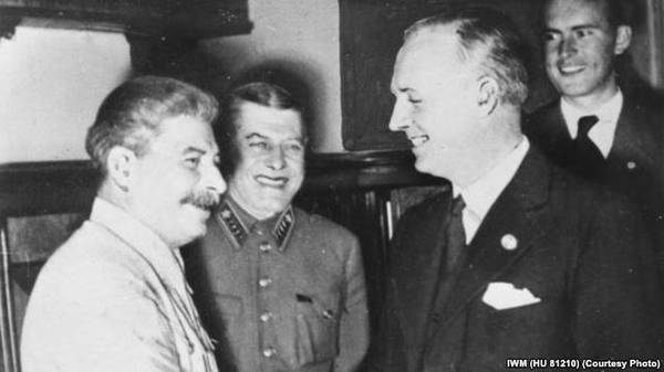 Владимир Путин - Ангела Меркель - Иосиф Сталин - Милош Земан - Извращенная история: четыре факта, переписанных Кремлем - argumentua.com - Москва - Россия - Германия - Польша - Чехия - Словакия - Чсср