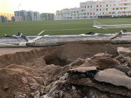 Гарри Поттер - На футбольном поле лучшей школы Башкирии снова просел грунт - ufatime.ru - Башкирия