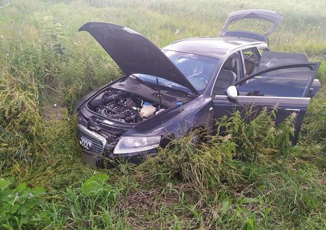 Под Рязанью Audi, вылетевшая на обочину после ДТП, насмерть сбила пешехода - ya62.ru - Московская обл. - Рязань - район Рязанский - Ряжск
