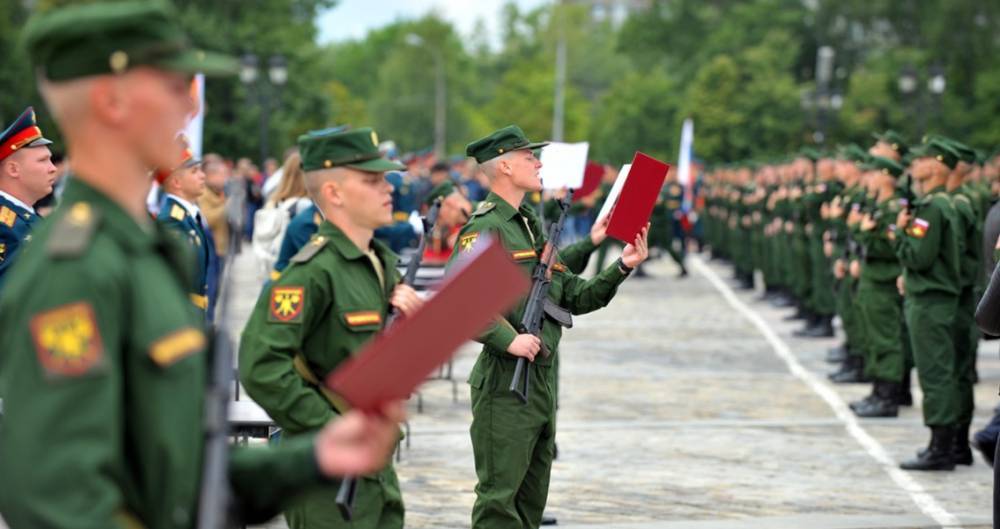 Петр I - Новобранцы Семеновского полка приняли присягу на Поклонной горе - m24.ru - Москва - Россия - Турция - Франция - Швеция