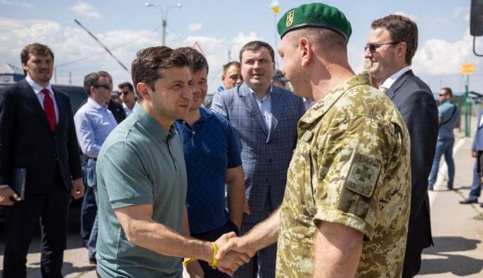 Владимир Зеленский - Зеленский впервые побывал на границе с Крымом - nur.kz - Украина - Крым - Херсонская обл.