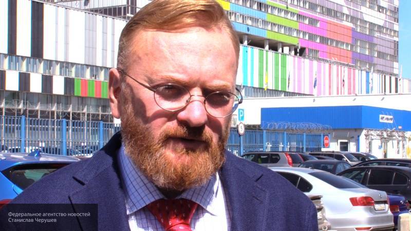 Любовь Соболь - Алексей Навальный - Виталий Милонов - Илья Ремесло - Милонов и Бень заявили, что Соболь нечего делать в политике - nation-news.ru - Москва - Россия