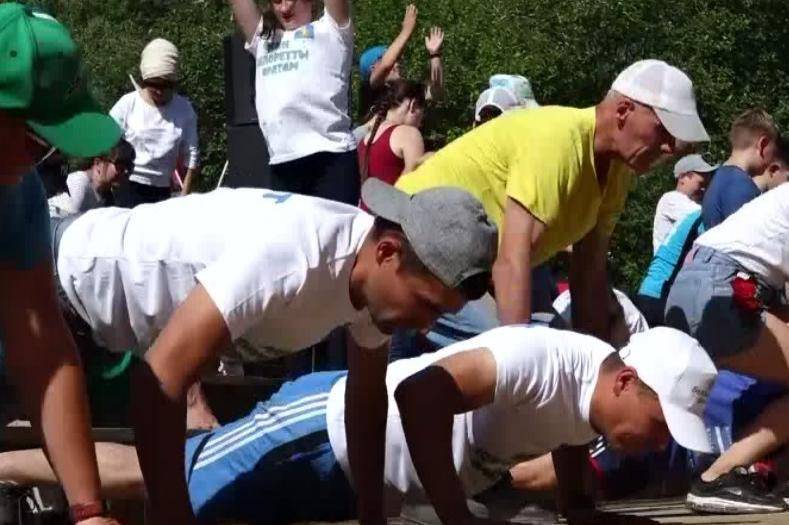 Участники «Мораҙым-FEST-2019» выполнили массовое берпи // ОБЩЕСТВО | новости башинформ.рф - bashinform.ru - Уфа