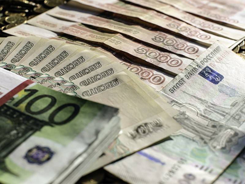 «Индекс бигмака»: рубль РФ является самой недооцененной валютой в мире - news.ru - Россия - США