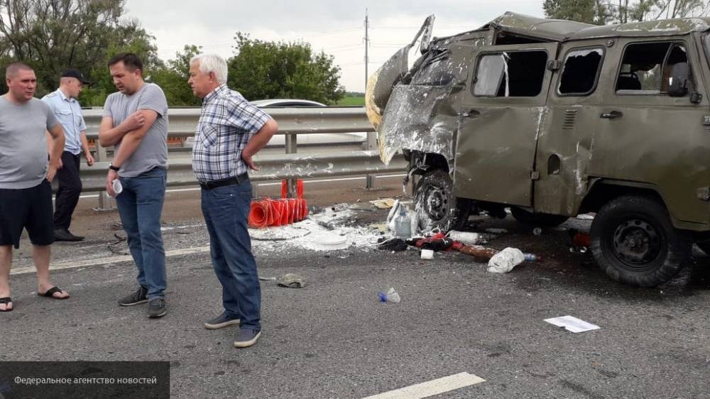 Грузовик насмерть задавил четырех дорожных рабочих, красивших забор на трассе в Башкирии - newinform.com - Россия - Башкирия - Уфа - Оренбург - Петербург