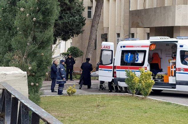 Ильхам Алиев - В Азербайджане из-за падения ветки дерева пострадали двое россиян - aif.ru - Россия - Сирия - Азербайджан