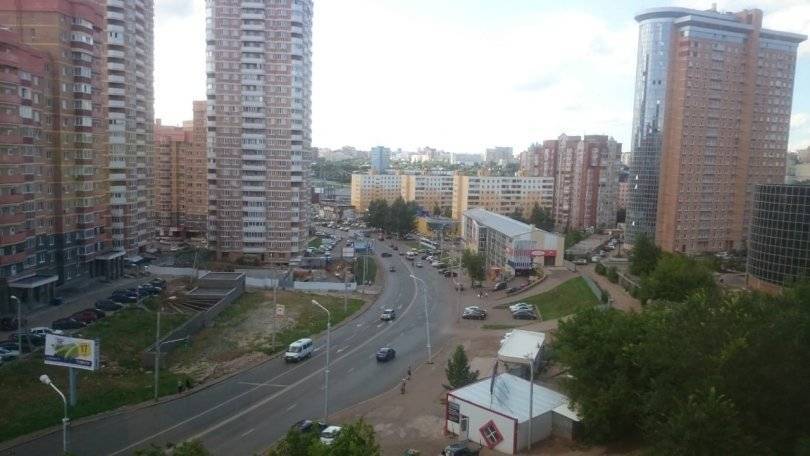 В Уфе мужчина под наркотиками повис на балконе - gorobzor.ru - Уфа