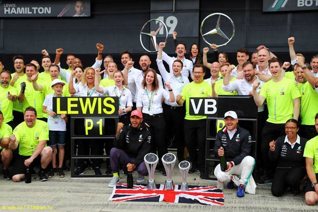 Льюис Хэмилтон - Седьмой победный дубль Mercedes в 2019-м - все новости Формулы 1 2019 - f1news.ru - Австрия