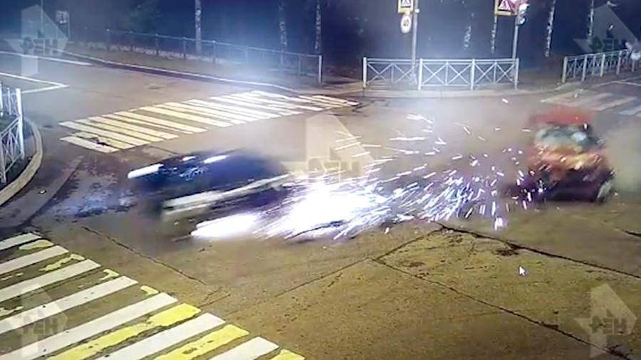 Смертельное ДТП с пьяной компанией в Петербурге попало на видео - iz.ru - Санкт-Петербург - Омск