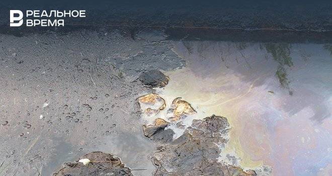 Под Самарой из грузовика вылилось около тысячи литров нефти - realnoevremya.ru - Самара