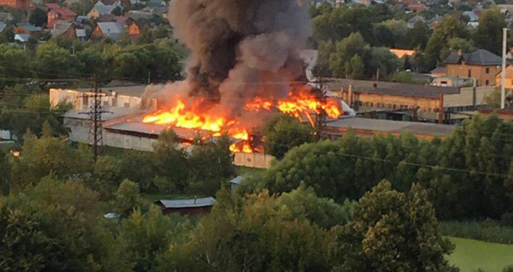 В Наро-Фоминске загорелся склад завода - m24.ru - Фоминск