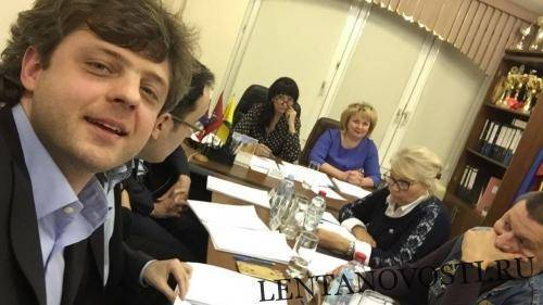 Александр Соловьев - Леонид Волков - Илья Ремесло - Соратник Гудкова и шестёрка Ходорковского сдали в избирком подписи мертвецов - lentanovosti.ru - Москва - Россия