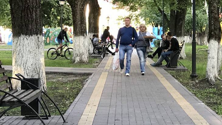 После ремонта парк Железнодорожников в Брянске стал местом притяжения - bragazeta.ru - Брянск