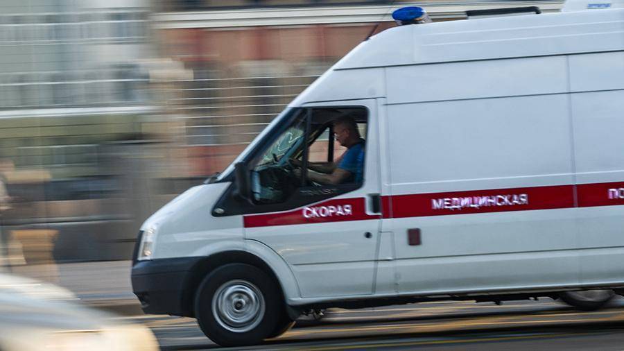 На кузбасском пляже машина наехала на женщину с детьми - iz.ru - Россия - Башкирия - Кемеровская обл.