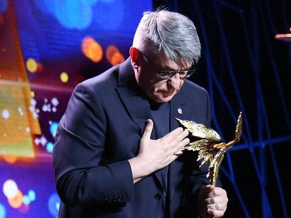 Ольга Любимова - Александр Сокуров - Сокуров закроет фонд поддержки кино из-за «агрессивности» Минкульта - polit.ru - Россия