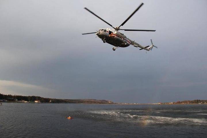 Десять человек пострадали при посадке вертолета в Долине гейзеров - vm.ru - Камчатский край - район Елизовский