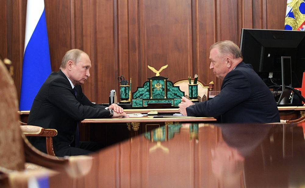 Владимир Путин - Сергей Катырин - Путин предложил уточнить понятие "семейный бизнес" - tvc.ru