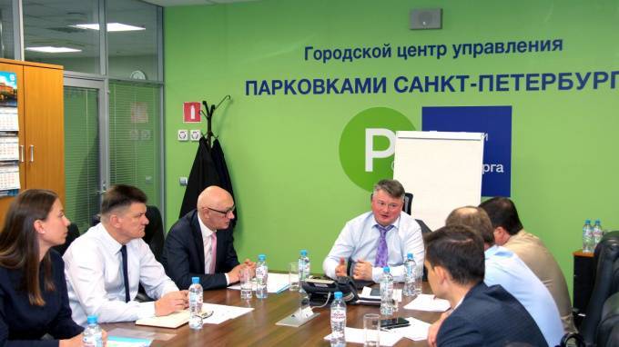 Эдуард Батанов - Доходы от платных парковок в Петербурге выросли на 43% - piter.tv - Москва - Санкт-Петербург