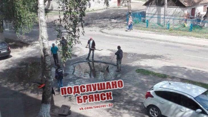 На брянской улице с огромной ямой сделали напрасный ремонт - bragazeta.ru - Брянск
