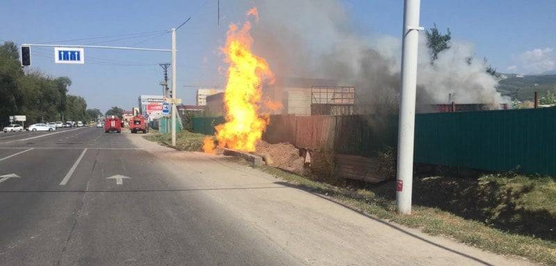 Порыв газопровода с воспламенением произошел в Алматы (фото, видео) - nur.kz - Алма-Ата