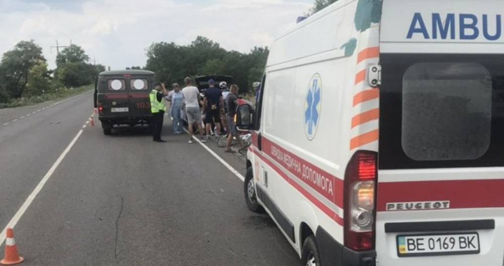 Автомобиль въехал в группу детей-велосипедистов на Украине - m24.ru - Украина - Николаевская обл.