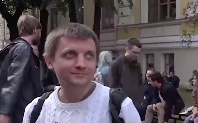 Владимир Зеленский - Украинец в центре Москвы: Я здесь ради смены власти в России! - topwar.ru - Москва - Россия - Украина
