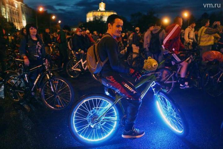 Максим Ликсутов - Ночной велофестиваль стартовал в Москве - vm.ru - Москва - Москва