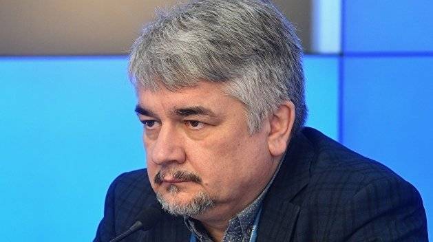 Владимир Зеленский - Петр Порошенко - Ростислав Ищенко - Ищенко рассказал о сценарии распада Украины - newinform.com - Россия - Украина - Крым
