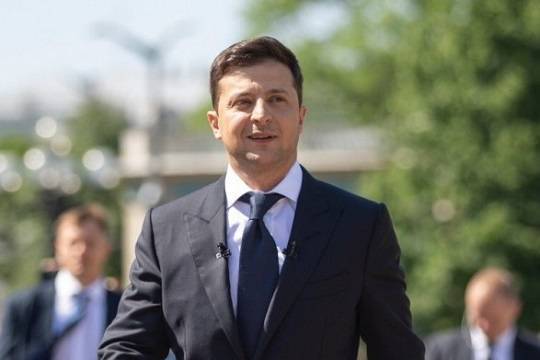 Владимир Зеленский - Владимир Путин - Дмитрий Песков - Кирилл Вышинский - Руслан Коцаба - На Украине рассказали о неадекватном поведении Зеленского перед встречей с Путиным - versia.ru - Россия - США - Украина - Англия - обл. Донецкая - Германия - Франция
