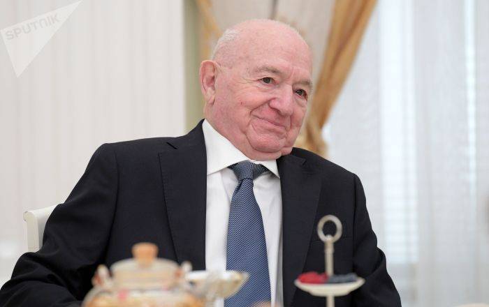 Владимир Путин - Армен Саркисян - В Армении Никиту Симоняна наградили орденом "За заслуги перед Отечеством" I степени - ru.armeniasputnik.am - Россия - Армения