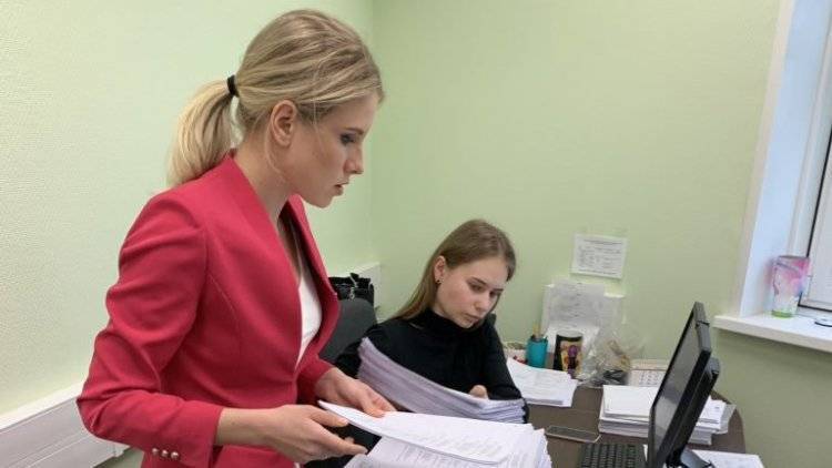 Любовь Соболь - Дмитрий Гудков - Илья Азар - Ксения Собчак - Илья Ремесло - Собчак опровергла слова Соболь о «забракованной» подписи Азара - polit.info - Москва - Россия - Москва