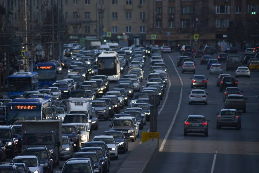 Водителей призвали выезжать на юго-запад Москвы после 21:00 - m24.ru - Москва