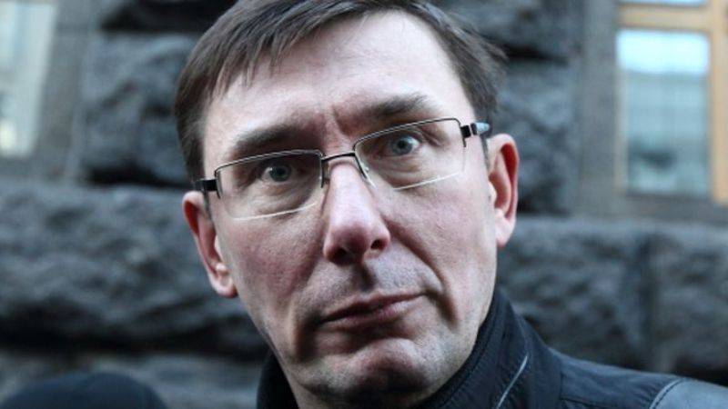 Виктор Янукович - Юрий Луценко - Виталий Сердюк - Адвокаты Януковича крепко прижали Луценко за покрывательство убийц на майдане - politnavigator.net - США - Украина