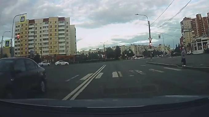 Авария на перекрестке Российского и Товарищеского проспектов попала на видео - piter.tv - Санкт-Петербург