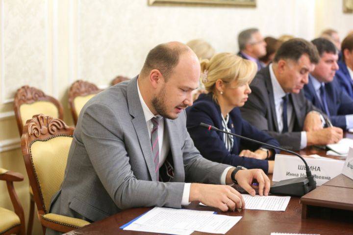 Вадим Кстенин - Вадим Кстенин: «Сроки работ по всем строящимся и запланированным социальным объектам должны соблюдаться неукоснительно» - Новости Воронежа - moe-online.ru - Воронеж