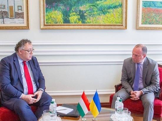 Егор Божок - Иштван Ийдярто - Украина обвинила Венгрию во вмешательстве во внутренние дела страны - newtvnews.ru - Украина - Киев - Венгрия - Будапешт - Закарпатская обл.