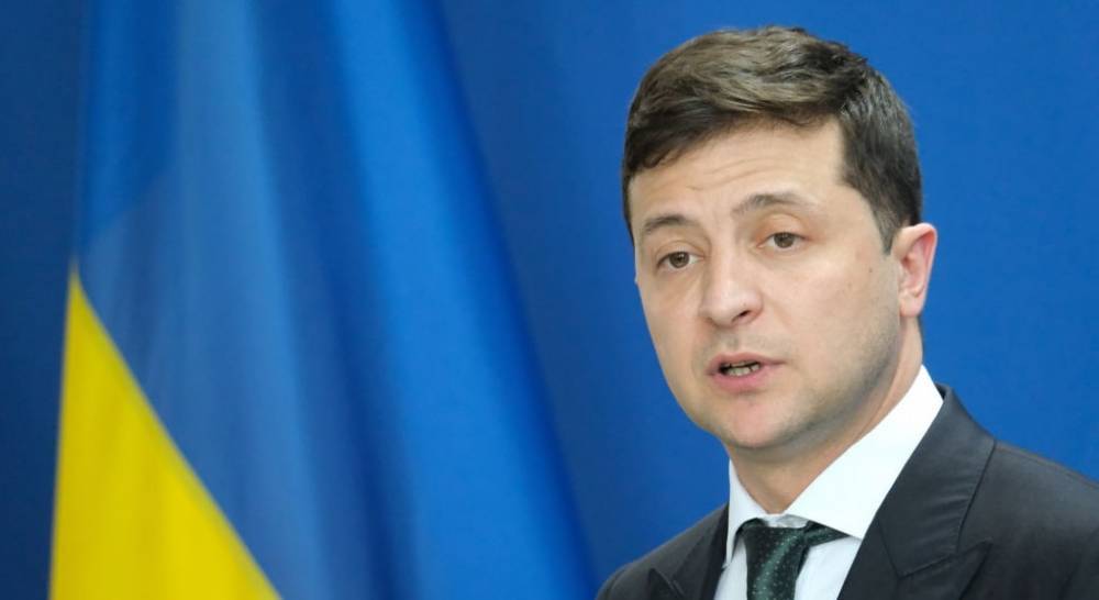 Владимир Зеленский - Владимир Путин - Петр Порошенко - Зеленский заявил, что носит браслеты с фамилиями арестованных моряков - nur.kz - Россия - Украина