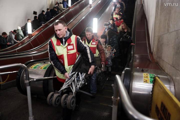 Более 70 тысяч пассажиров получили помощь в столичном метро - vm.ru - Москва - Москва