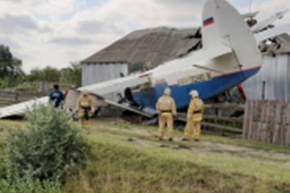 Названа причина падения самолета на жилой дом в Чечне - lenta.ru - респ. Дагестан - респ. Чечня