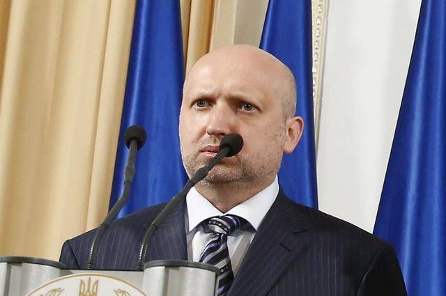 Петр Порошенко - Александр Турчинов - Степан Полторак - Турчинов заявил о возможности в считанные минуты снести Керченский мост - aif.ru - Россия - Украина - Киев