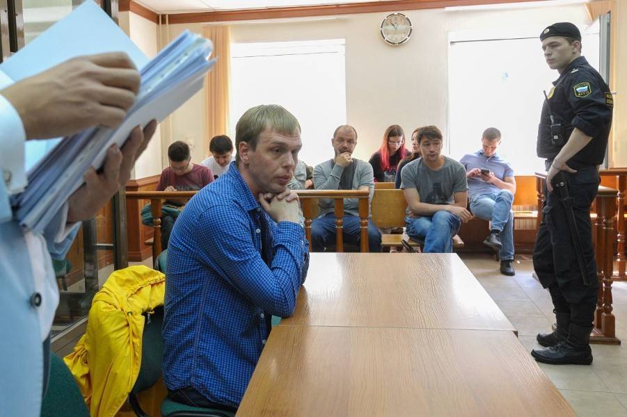 Владимир Путин - Иван Голунов - Четыре сотрудника УВД уволены в связи с делом Голунова - m24.ru - Москва - Россия