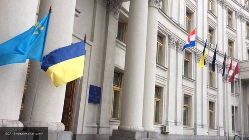 Виктор Орбан - Егор Божок - Иштван Ийдярто - Олесь Каштанов - Киев обвинил Венгрию в попытке вмешаться во внутренние дела Украины - nation-news.ru - Украина - Киев - Венгрия - Будапешт - Закарпатская обл.