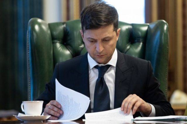 Владимир Зеленский - Майя Санду - Зеленский рассказал, почему не ездит на работу на велосипеде - aif.ru - Украина - Киев - Молдавия