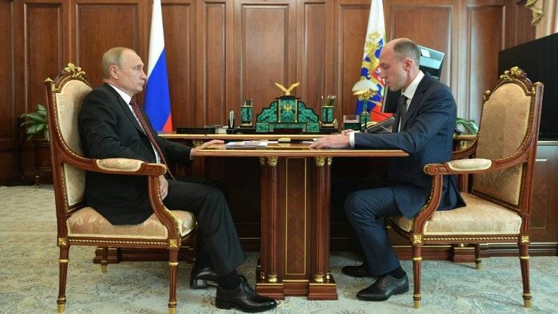 Владимир Путин - Дмитрий Песков - Олег Хорохордин - Путин заявил о важности сдерживания роста цен на авиакеросин - polit.info - Россия - Санкт-Петербург - Екатеринбург - Новосибирск - респ. Алтай - Красноярск - Казань
